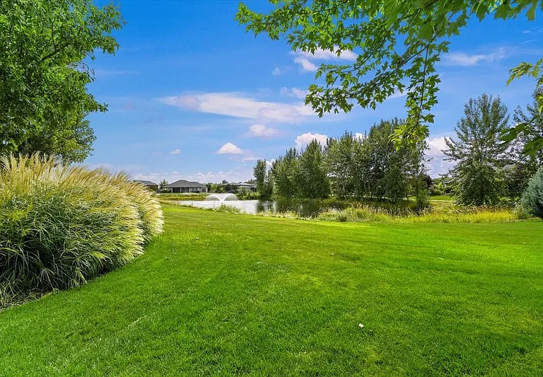 10692 W Bell Fountain Dr — Photo 40