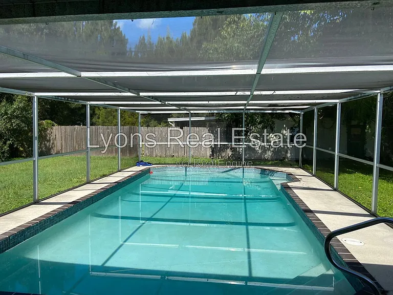 7906 Suncoast Dr — Photo 21