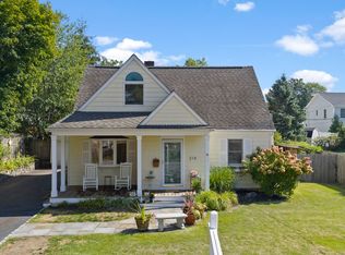 214 Henry St, Fairfield, CT 06824