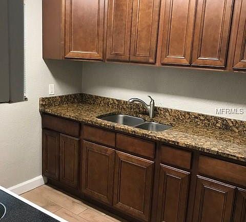 5th image of 622 Canterbury Ln
