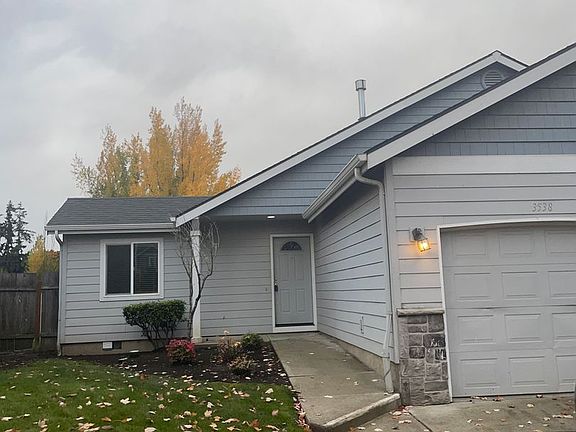 2nd image of 3536-3538 Fisher Ct NE