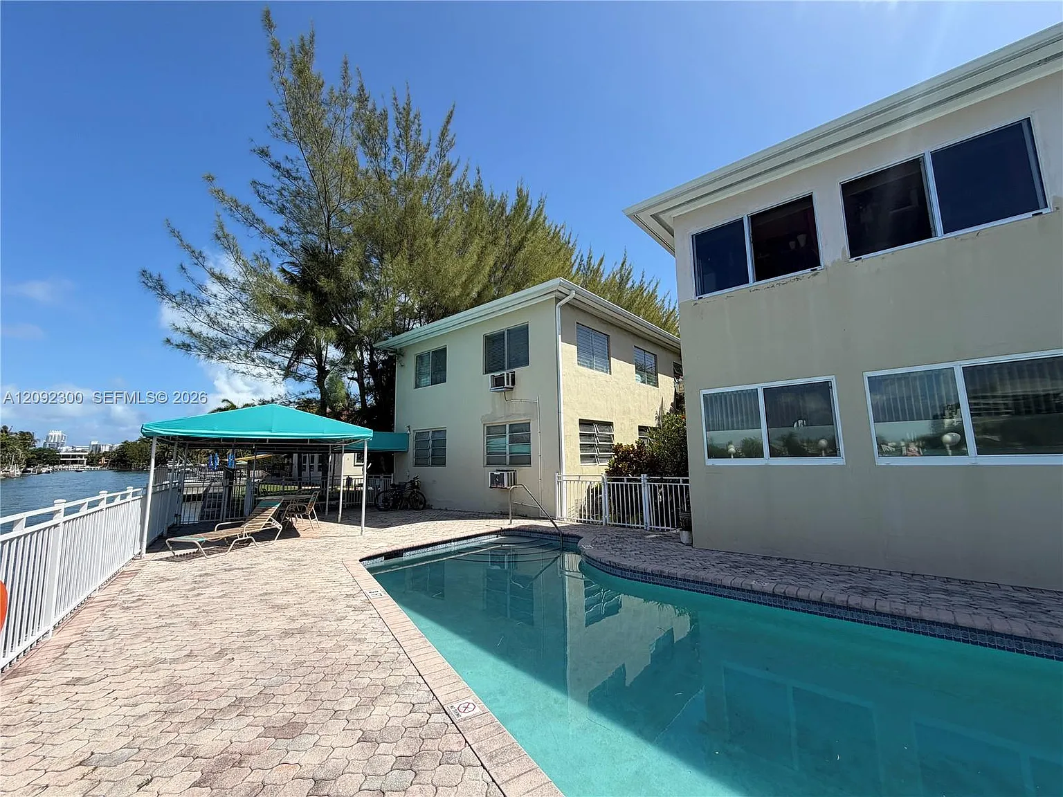 4740 Pine Tree Dr — Photo 3