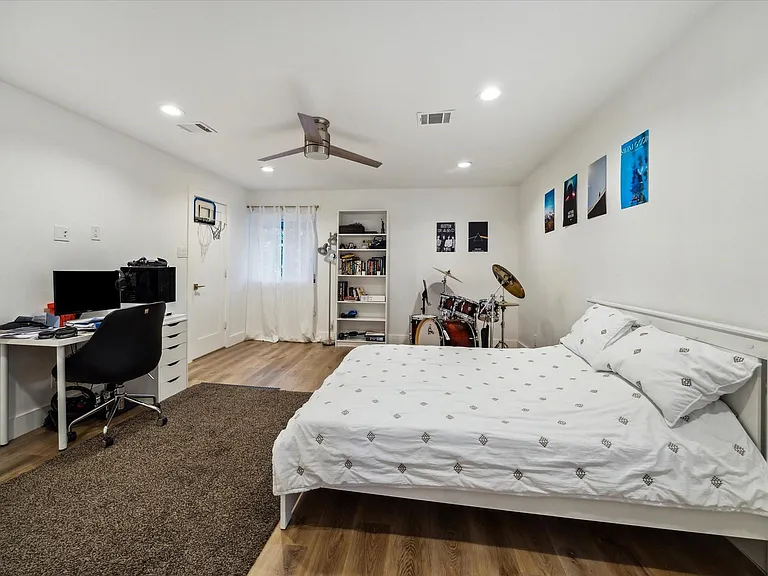 6321 Deerwood Rd — Photo 20