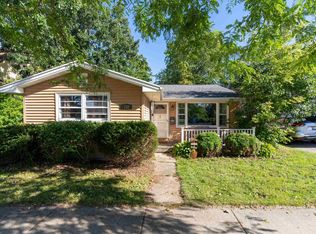 732 W 11th Ave, Oshkosh, WI 54902