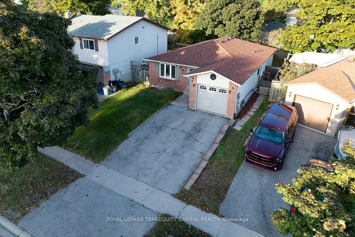 3 bed, $2,550 — Photo 2