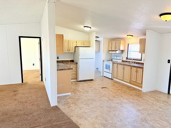 4th image of 208 S D Ave