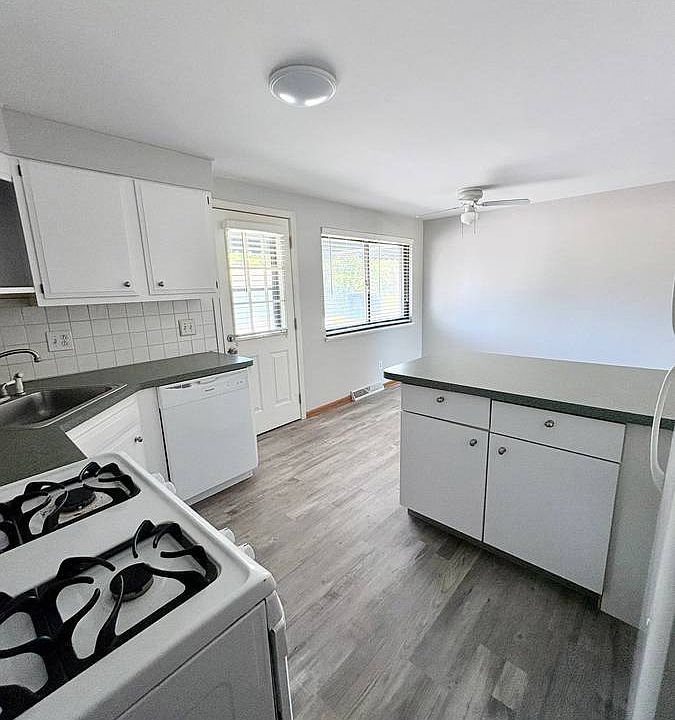 1st image of 775-779 Main St #611