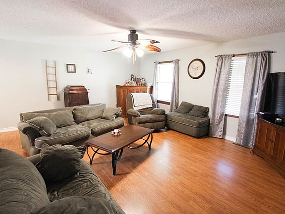 3rd image of 108 McCreary Ct