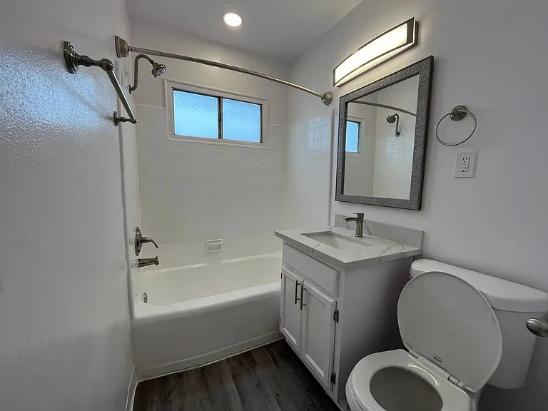 7056 Lanewood Ave — Photo 23