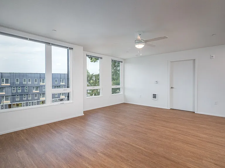 Rockwood Village Apartments — Photo 65