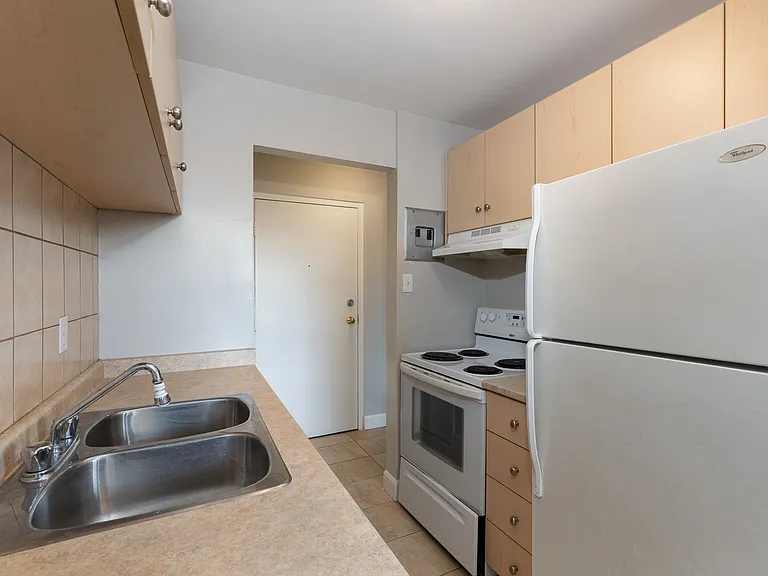 204 Lisgar Ave — Photo 13