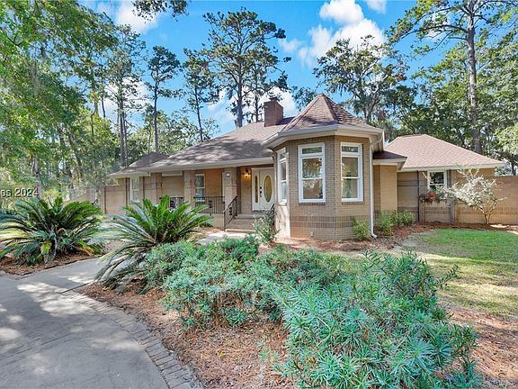 2nd image of 10 Dolphin Point Ln