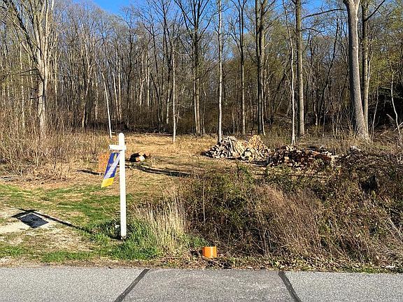 3rd image of 102 Chestnut St