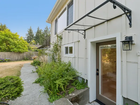 603 N 122nd St, Seattle, WA 98133