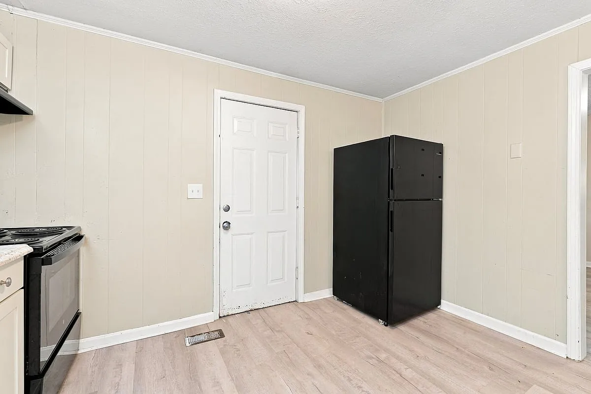 511 Liberia St — Photo 4