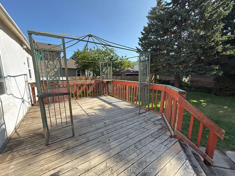 5082 Saint Lawrence Ave — Photo 22