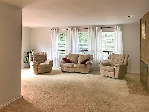 4th image of 21812 NE 17th Ct