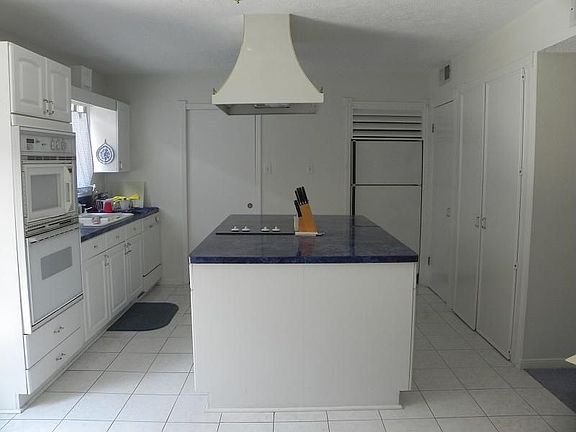 2nd image of 502 Hickory Dr