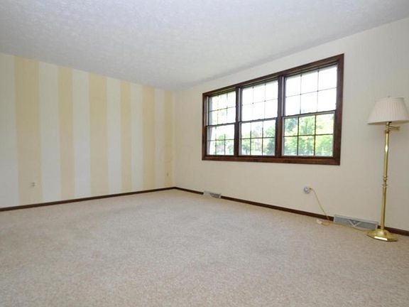 2nd image of 241 Parkview Dr