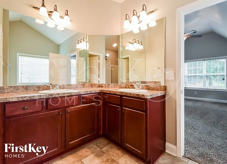 6303 Spring Cove Dr — Photo 9