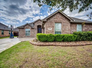 107 Cambridge St, Waxahachie, TX 75165