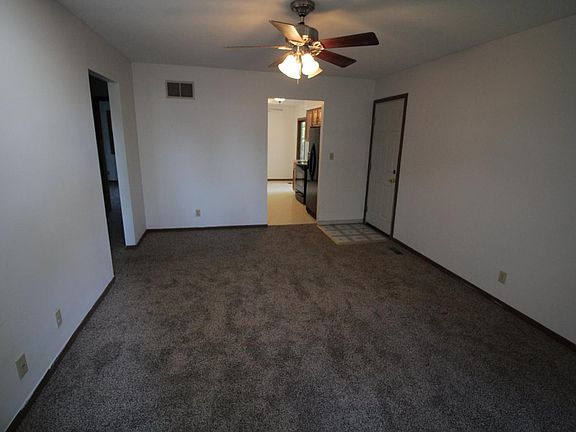 2nd image of 2200 W Plum St