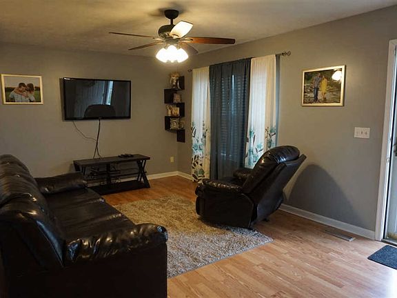 4th image of 140 Green Hill Dr
