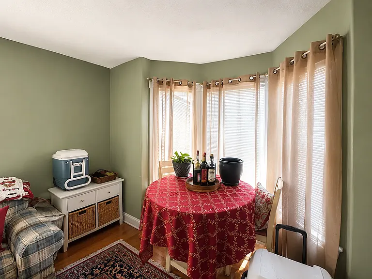 30 Hume Ave — Photo 4
