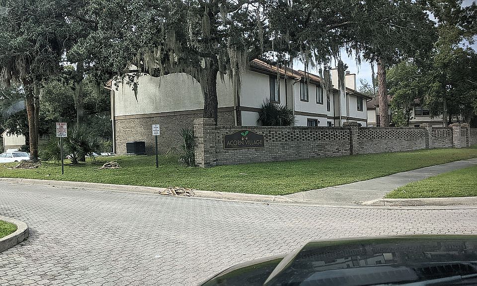 1st image of 4913 Silver Oaks Vlg #Ge