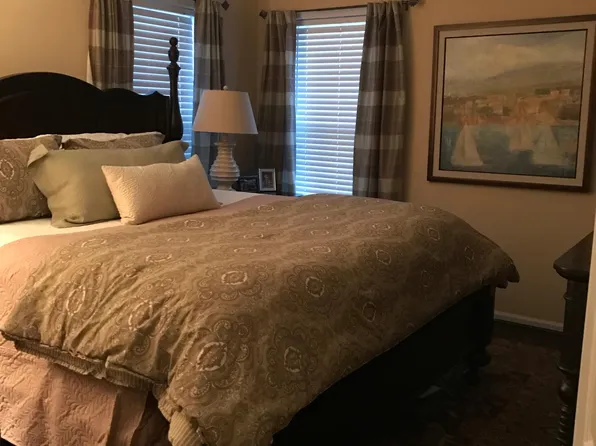 402 Little Neck Rd, Virginia Beach, VA 23452