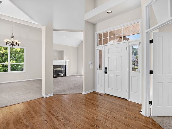 3rd image of 285 SE Avondale Way