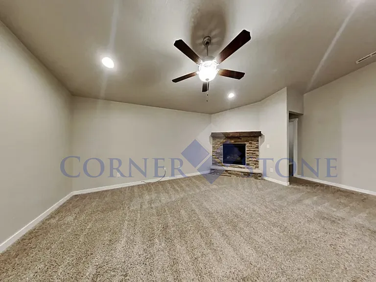 4191 N Price Ave — Photo 2