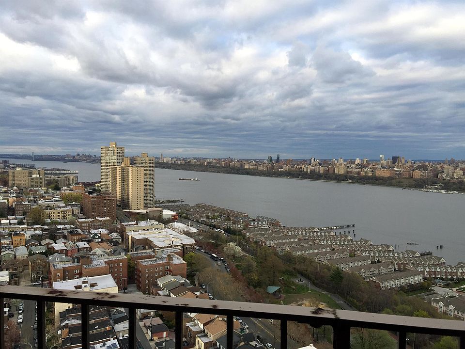 1st image of 6040 Boulevard E #31
