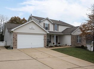3120 Crystal Lake Dr, Saint Louis, MO 63129