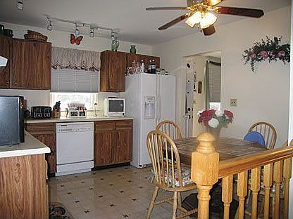 4th image of 18 Washington Ave