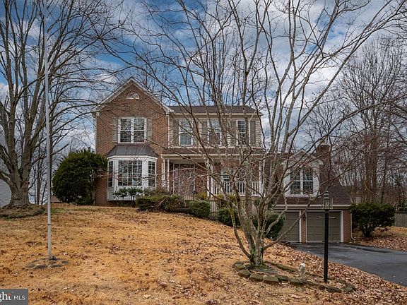 2nd image of 14 Charleston Ct