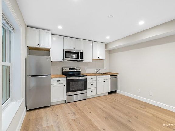 2nd image of 1743 Golden Gate Ave #13