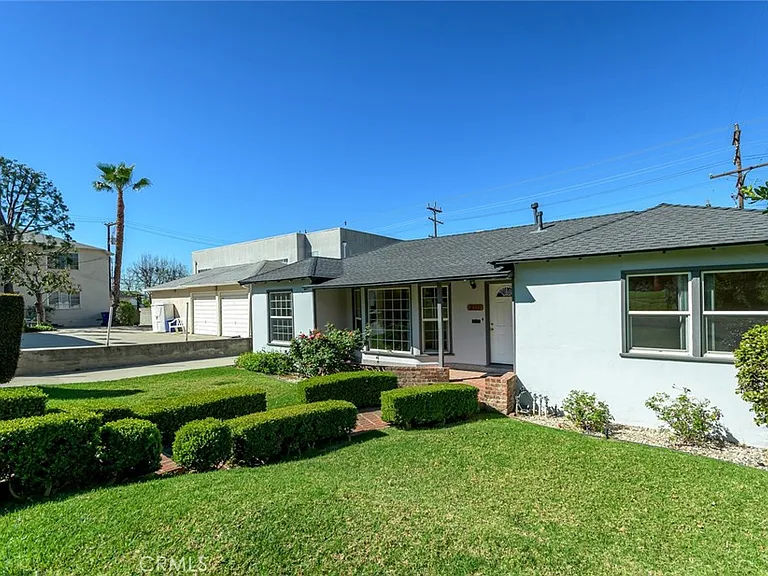 2111 N Verdugo Rd — Photo 4