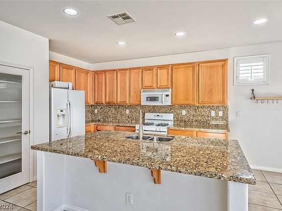 5th image of 6821 Mystic Plain Ct
