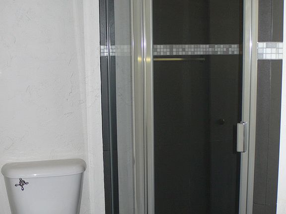4th image of 1019 E Santa Clara St