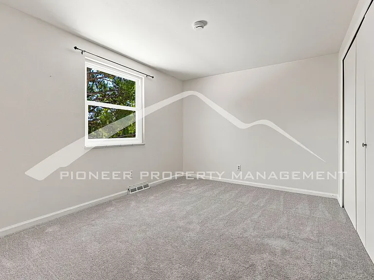2896 S Paris St — Photo 21