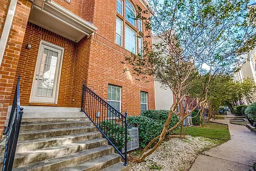 5827 Lewis St Photo 1