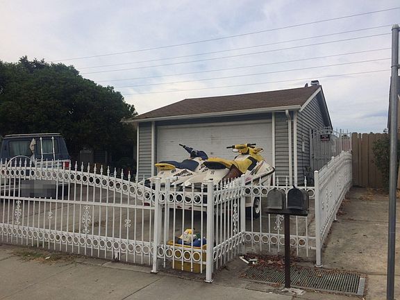 4th image of 1115 Galahad Ave