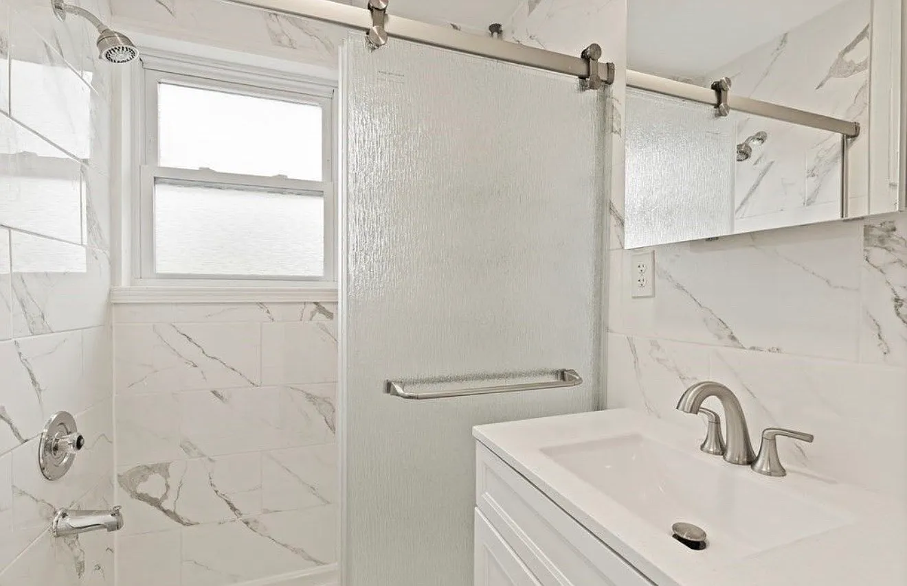 3 bed, 1100 sqft, $2,600 — Photo 4