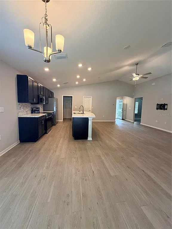 3 bed, 2.0 bath, 1541 sqft, $2,200 — Photo 3