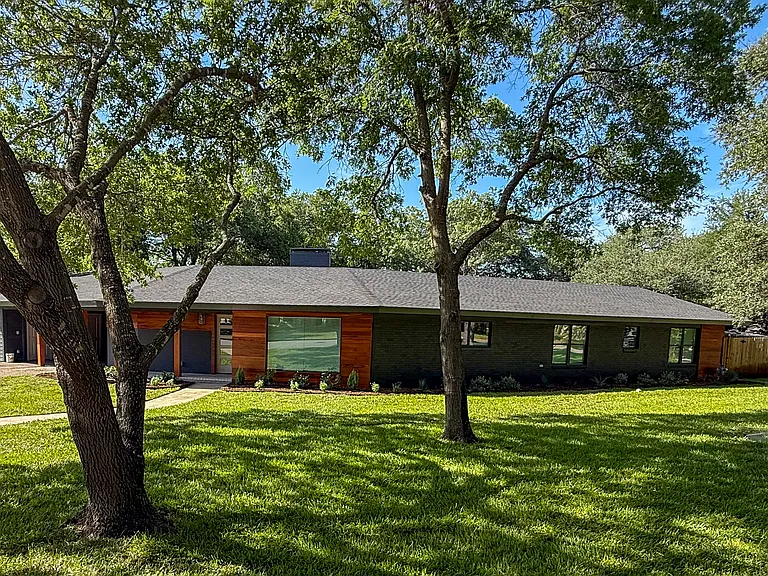 52055 Lockwood Dr — Photo 1