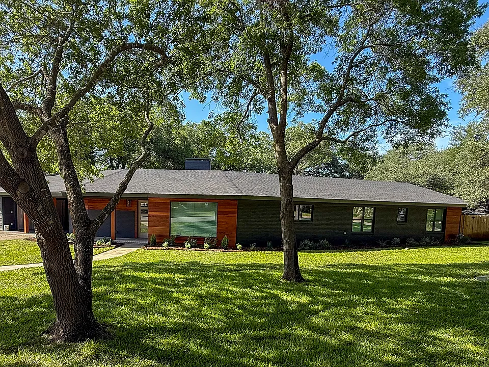 52055 Lockwood Dr