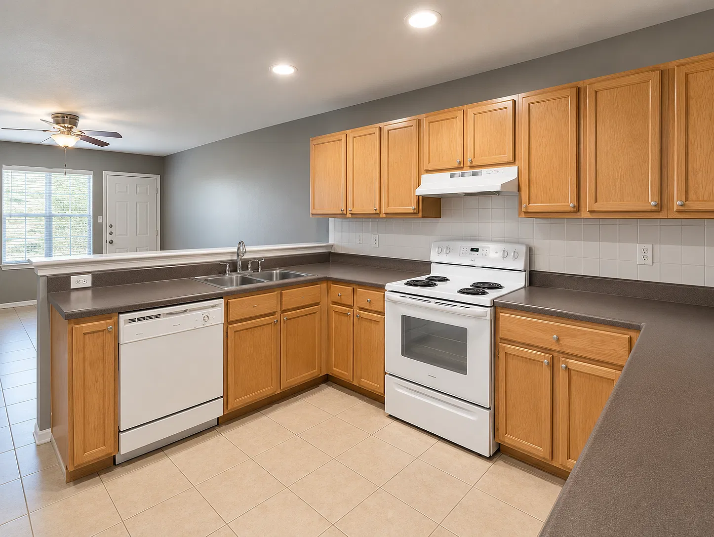 2907 Cantabrian Drive - C — Photo 4