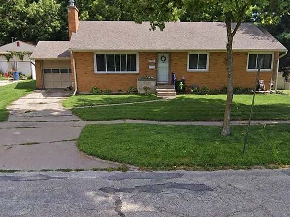 2244 S Main St, Burlington, IA 52601