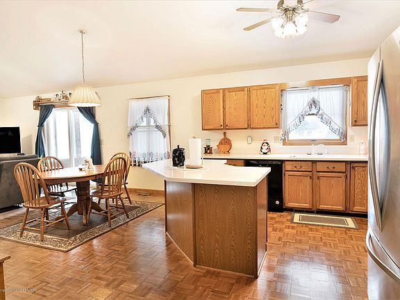 5th image of 1053 Eaton Green Dr